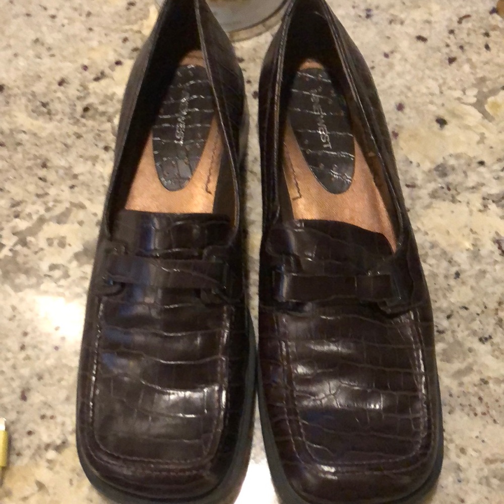 Nine west brown loafers very good size 10